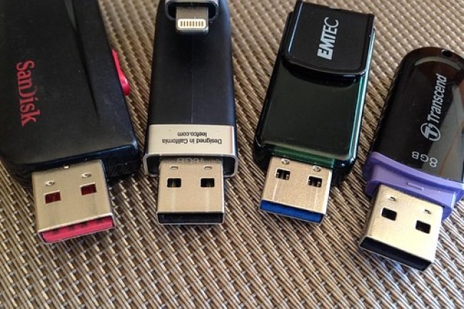 USB Flash Drive እንዴት bootable ማድረግ እንችላለን?